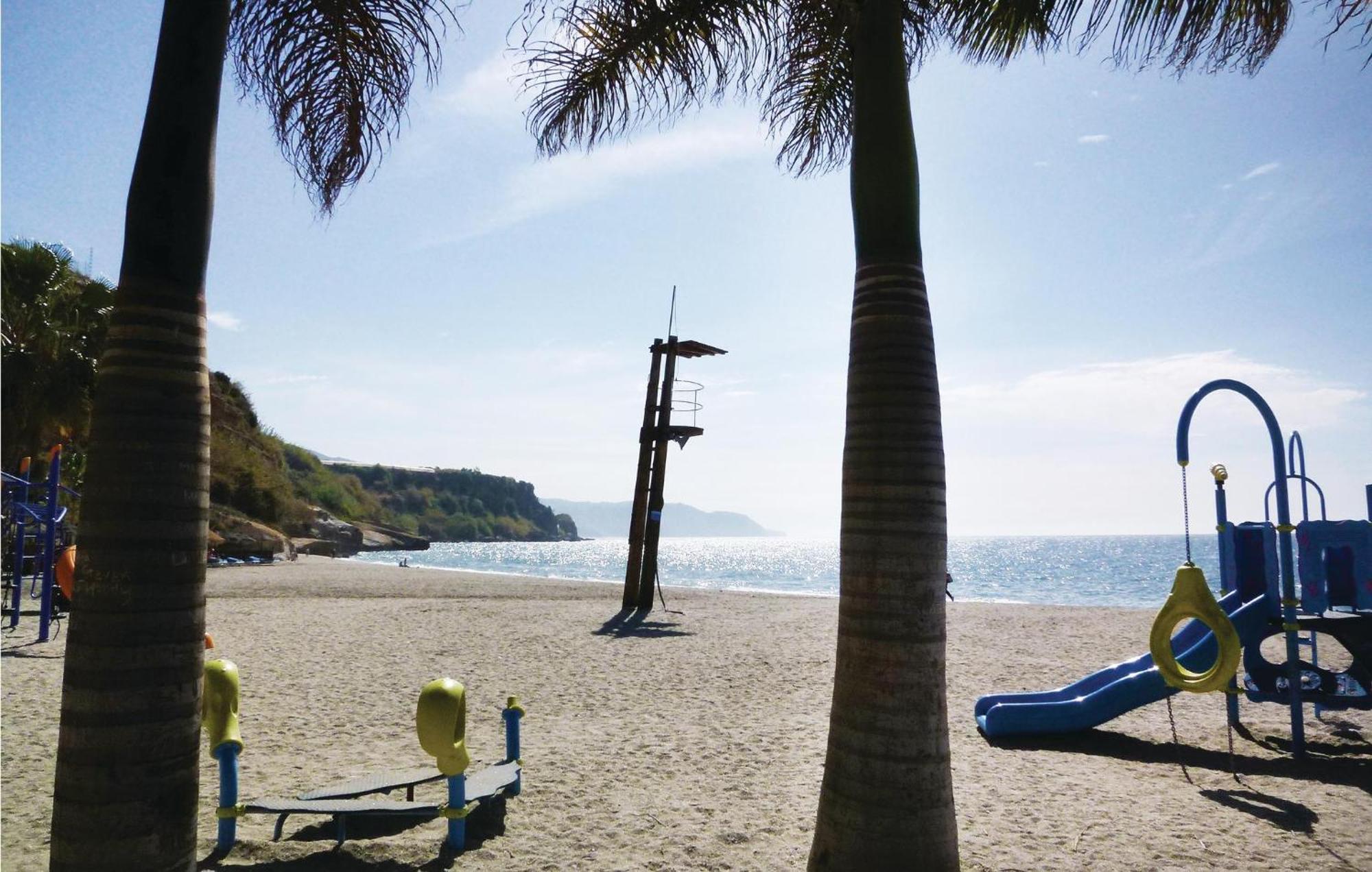 Cozy Home In Nerja With Wifi Buitenkant foto