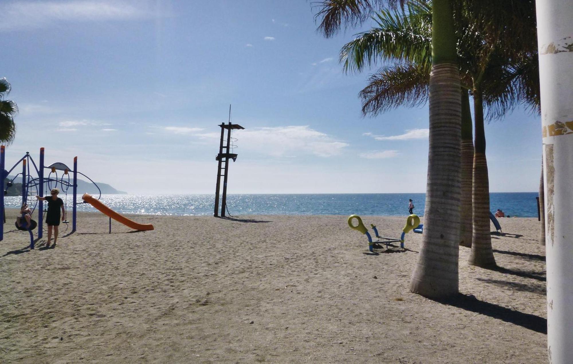Cozy Home In Nerja With Wifi Buitenkant foto