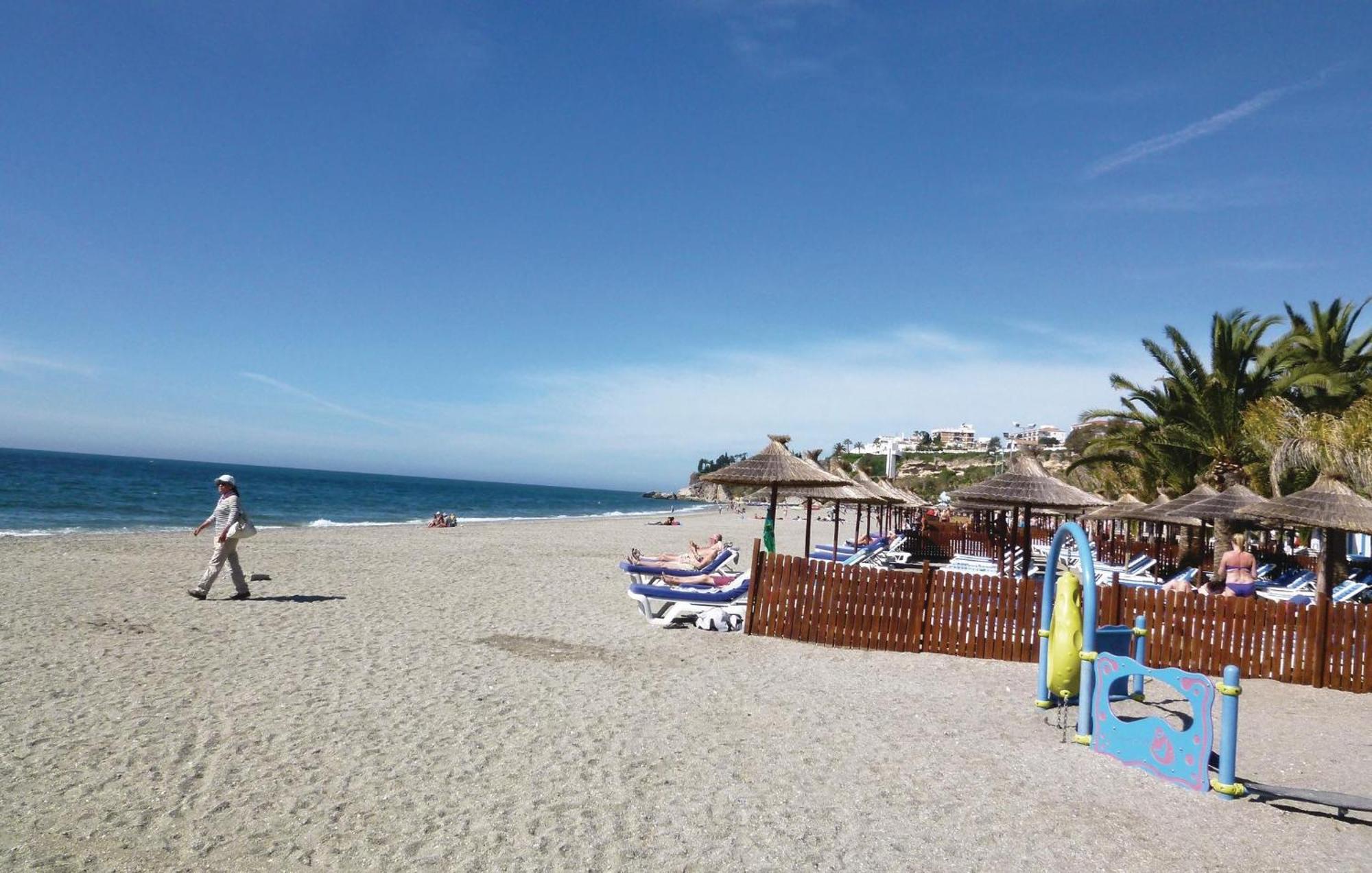 Cozy Home In Nerja With Wifi Buitenkant foto